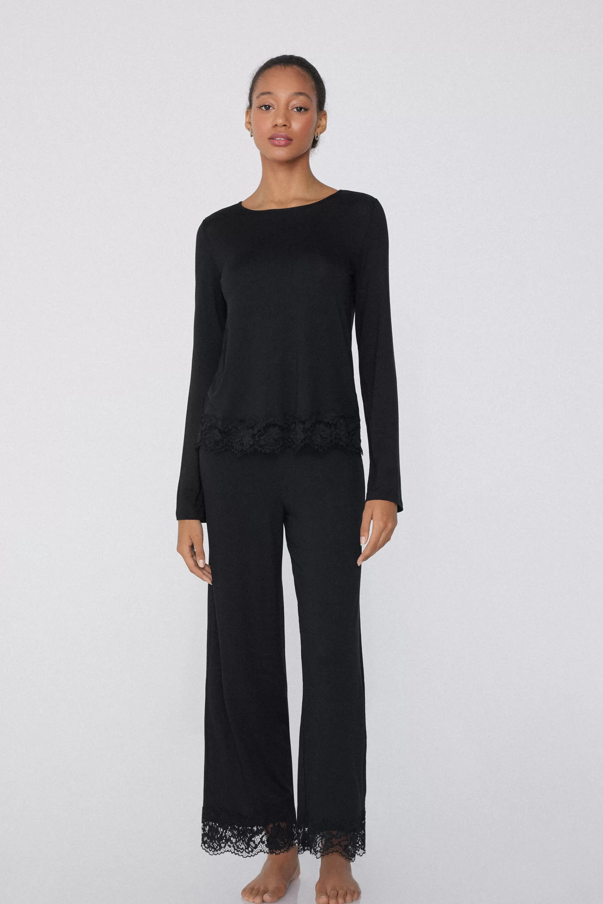 Shop Pigiama Lungo Viscosa Con Pizzo - Pigiami Lunghi - Donna | Pigiami lunghi
